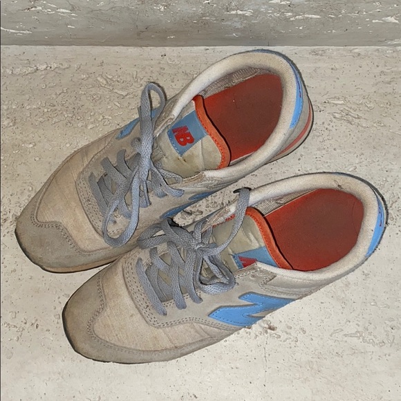 New Balance Shoes (orange/blue) - Picture 2 of 3